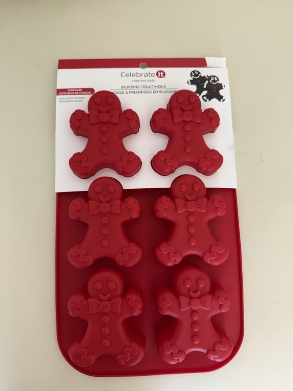 CELEBRATE IT SILICONE TREAT CANDY MOLD 8 CAVITIES GINGERBREAD MAN FREE SHIP