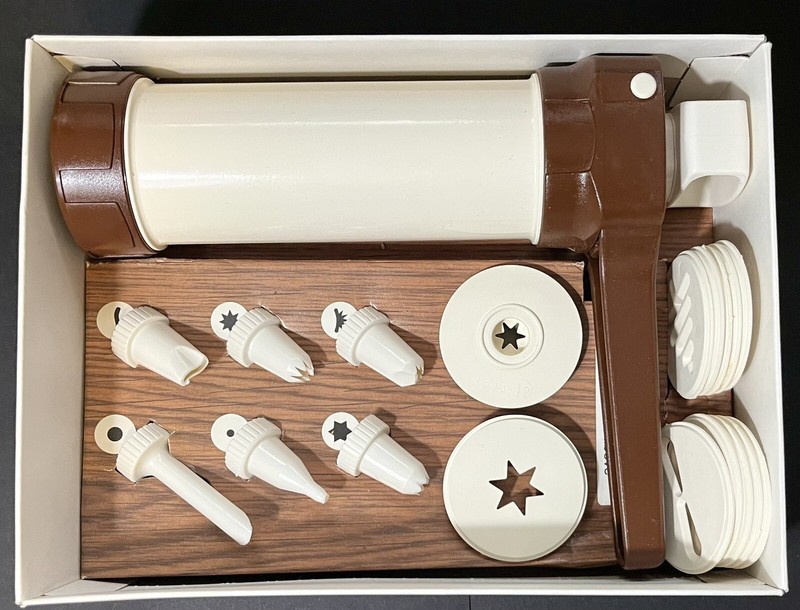 Hutzler-Gerda 1983 Easy Action Cookie Press & Food Decorator, West Germany 695 gallery