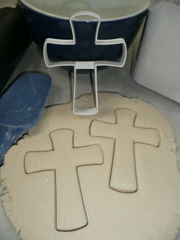 CROSS OUTLINE FLARED ENDS PATTEE STYLE COOKIE CUTTER USA PR4272 gallery