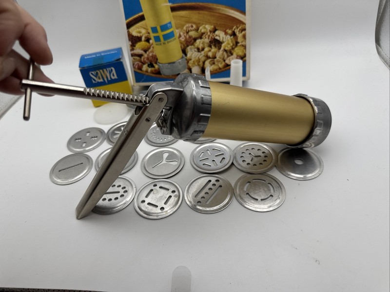 Sawa 2000 Deluxe Cookie Press & Biscuit Maker Made In Sweden VTG Complete gallery
