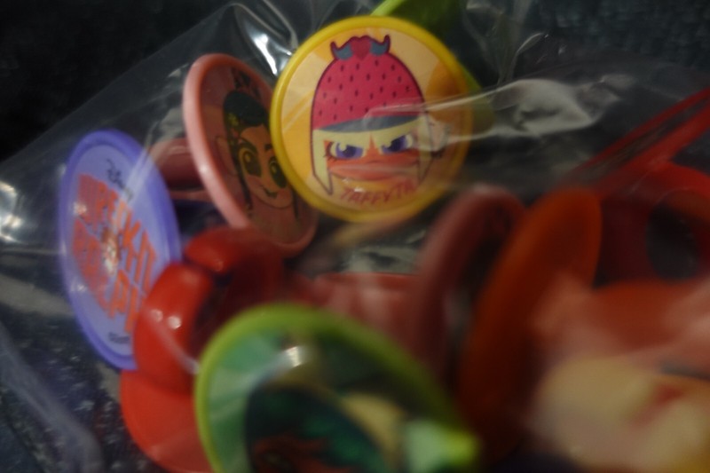 DecoPac Wreck It Ralph cupcake ring, 12 ct / NEW / Vanellope gallery