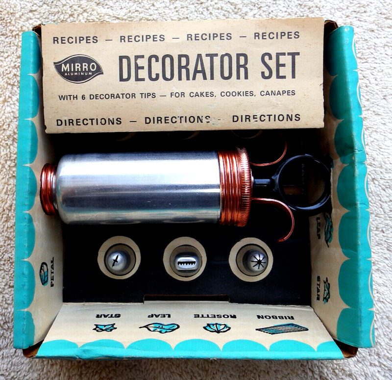 Vtg MIRRO Aluminum Frosting Icing Tool 6 Tips Cake Cookie Pastry Decorator Set gallery