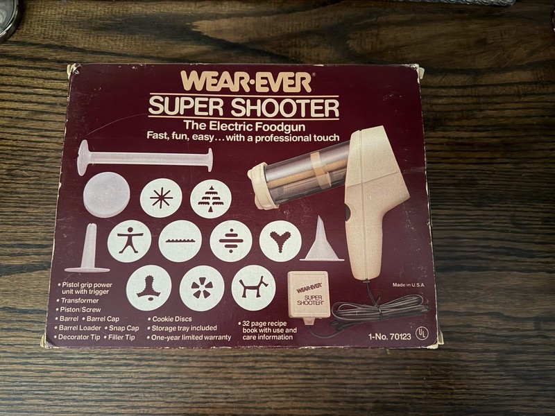 Vintage WearEver Super Shooter Electric Cookie Press Set Model 70123, 12 Discs gallery