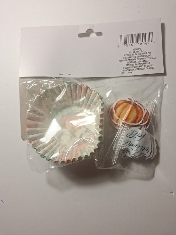 Fall-Themed Cup Cake Baking Kit Decorative Liners Matching Toppers New 1119B19 gallery