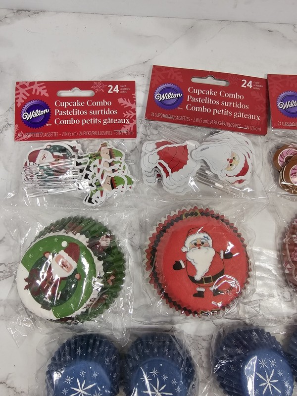 New 9 Packages Of Christmas Baking Cups, Cupcake Liners 4 Standard And 5 Mini gallery