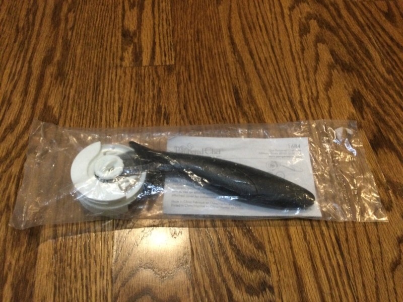 Pampered Chef Pastry Cutter Slice Flute Crimp NIP