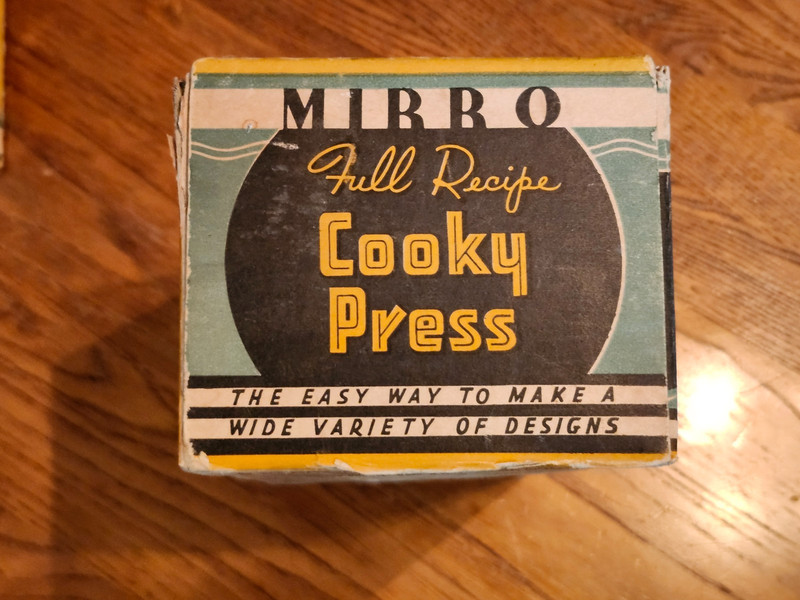 Vintage Mirro Full Recipe Aluminum Cookie Press Meier & Frank Co. 15 Designs gallery