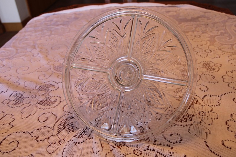 Diamond Cut & Leaf Pattern Vintage Pedestal Clear Round Cake Stand gallery