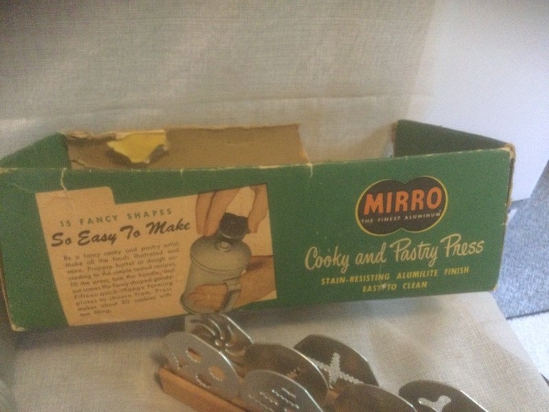 VTG 1950 Mirro Cookie Press Pastry Press#358AM Complete Box Recipes Discs/Pastry gallery