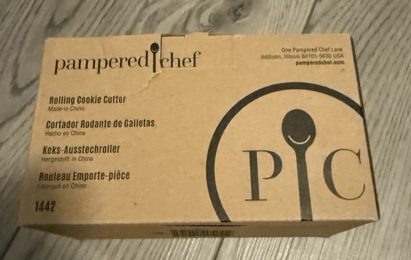 Pampered Chef Rolling Cookie Cutter 1442 Brand New
