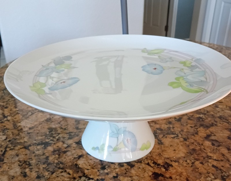 Toscany Westbury Collection Porcelain Floral Cake Stand, Round, Glossy, Floral