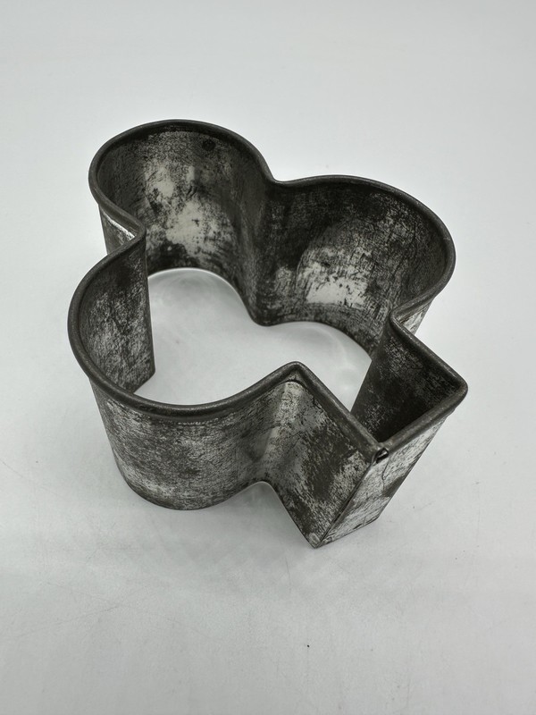 VTG Cookie Cutter Deep St Patrick’s Day Irish Club Clover Shamrock Biscuit