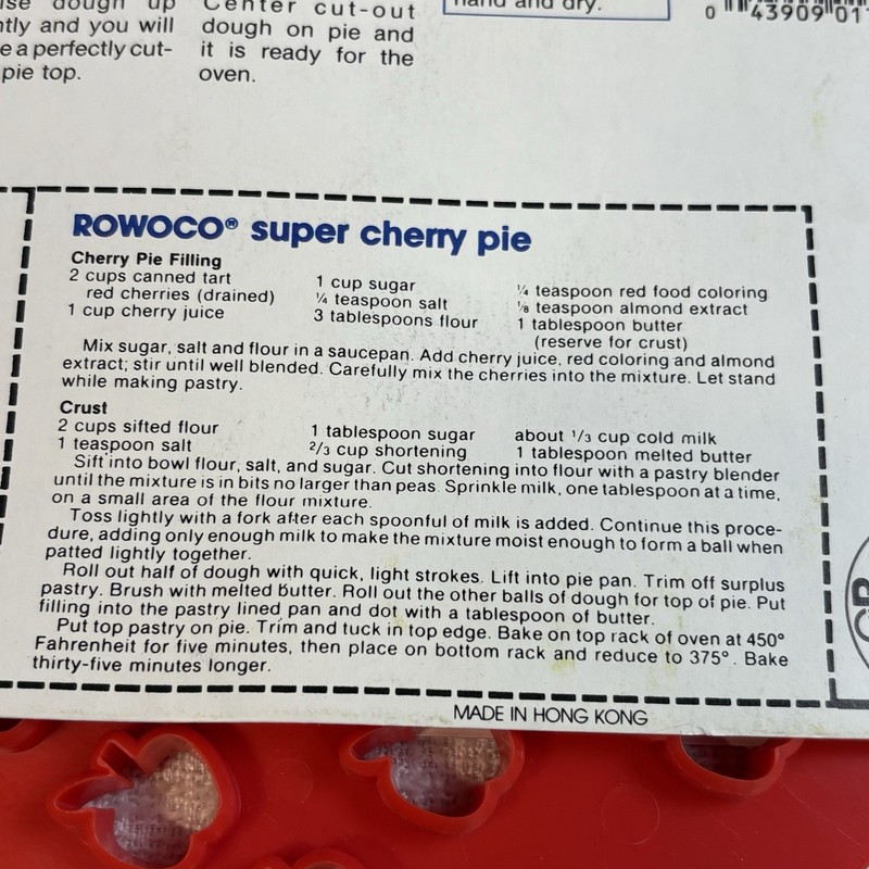 Vintage Apple Cherry Pie Topper Cut-Out Baking Tool Gadget Rowoco 1987 NEW gallery