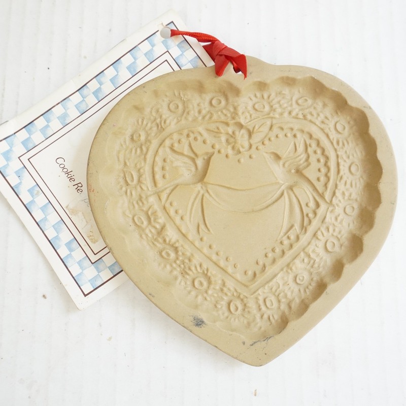 Vintage Brown Bag Cookie Art Mold 1985 Heart Dove Recipe Card Kitchen Decor