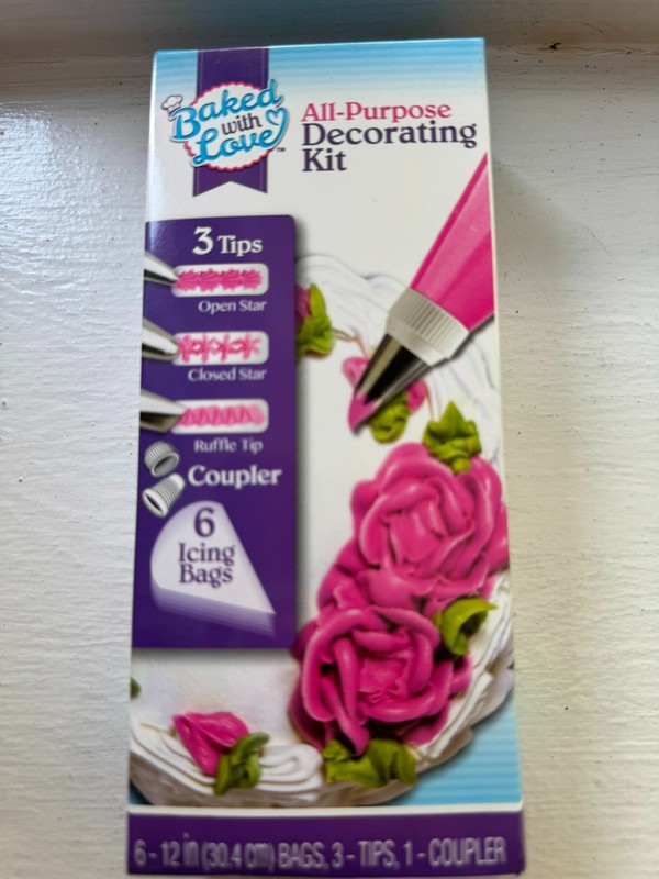 Baked With Love All-Purpose Decorating Kit 3 tips, 6 icing bags and coupler