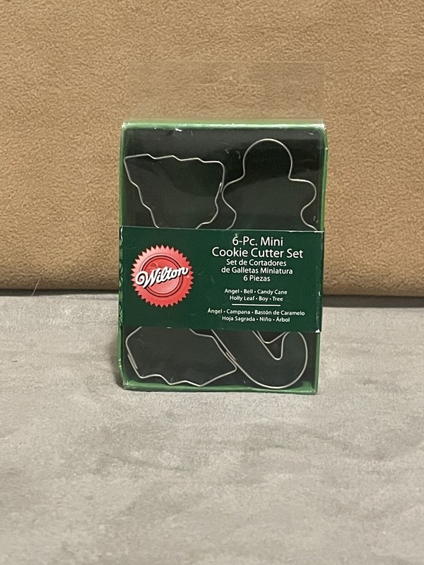Wilton 6 Pc Mini Variety Cookie Cutter Set Christmas New In Box