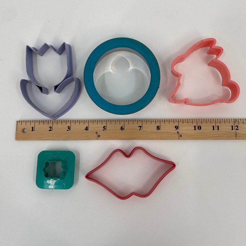 Lot of 5 Cookie Cutters Fun Shapes, Easter, Flower, Lips, Circle, Craft Baking