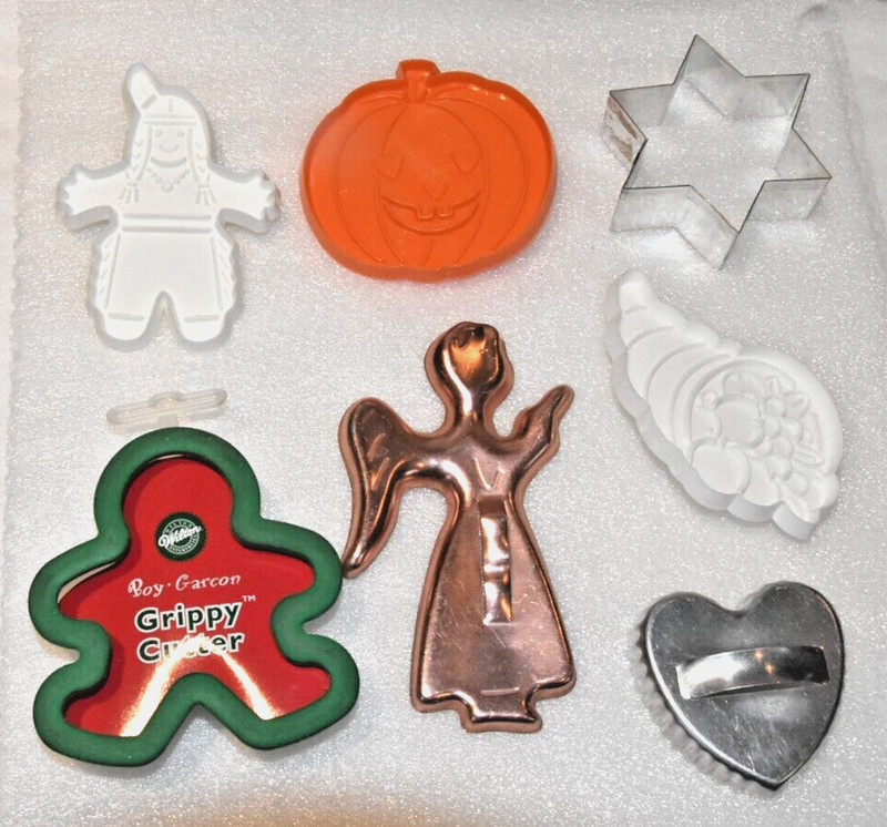 Cookie Cutters For Various Seasons 8 Piece Set w/Spade Vintage Collectibles