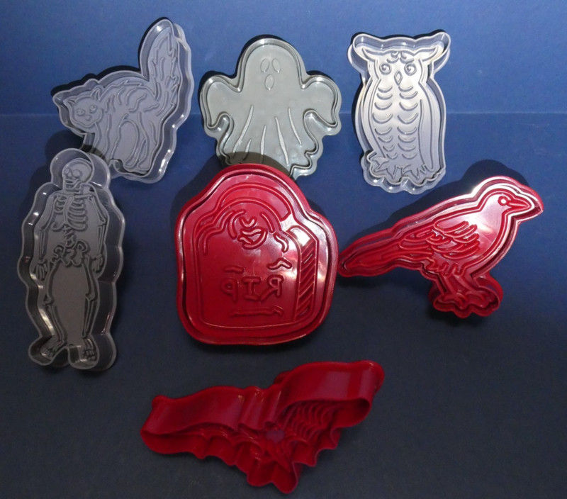 NEW, UNUSED LOT OF 7 HALLOWEEN THEME 3"-4" COOKIE STAMPS - ALL DIFFERENT DESIGNS gallery