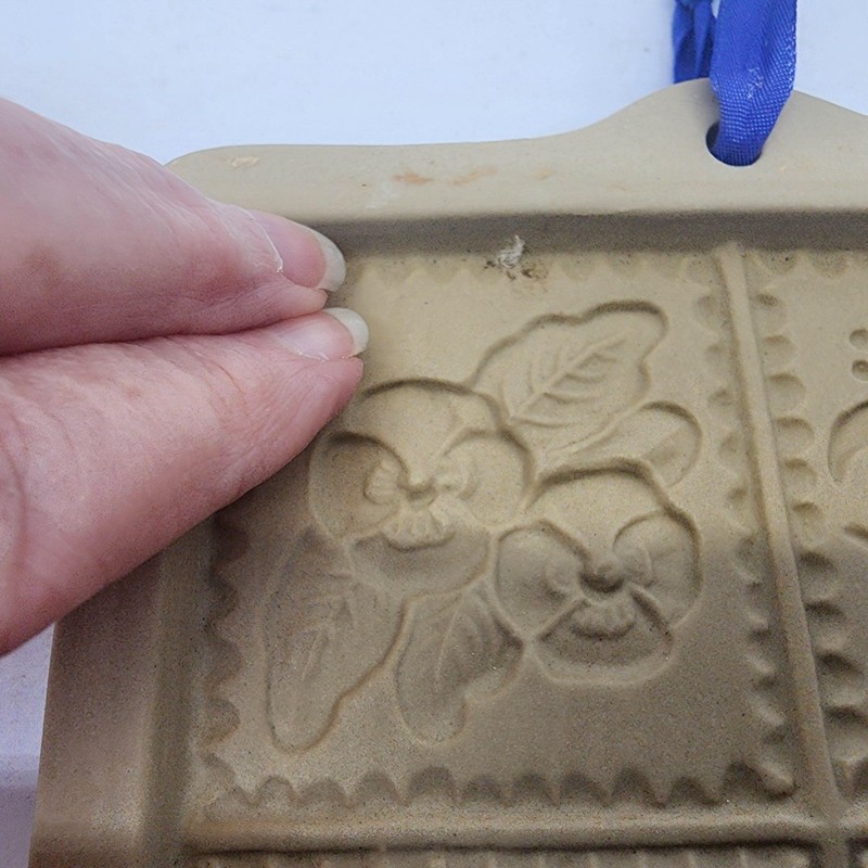 Brown Bag Cookie Art Flower Cut-Apart Cookie Mold 1995 Hill Design Beige Ceramic gallery