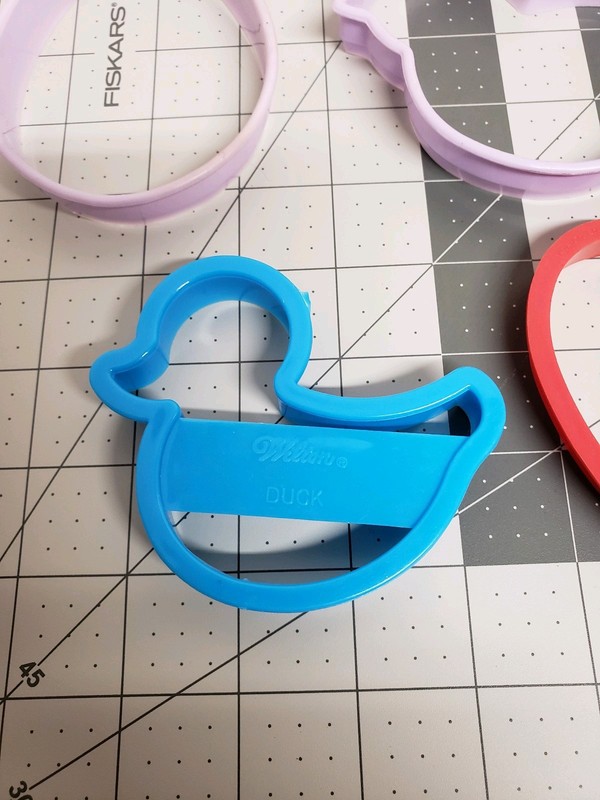 Cookie Cutters Plastic Easter 7 PC Set gallery