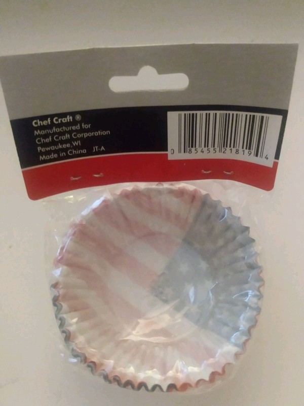 6 pkgs of 50 cups each: Chef Craft Decorative "USA Flag" Theme Baking Liner Cups gallery
