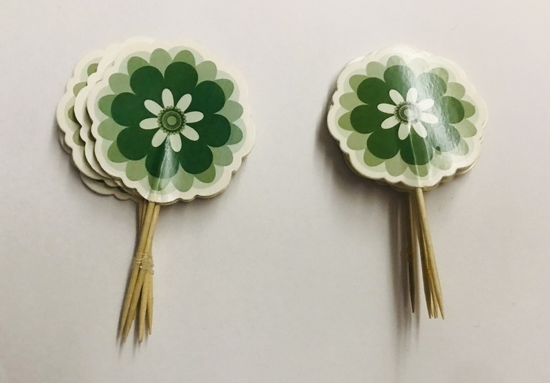 New Cupcake 23 Cupcake Liners 22 Picks Maroon Green Flowers gallery