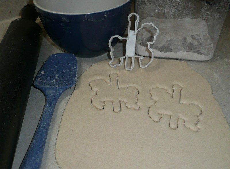 CAROUSEL HORSE OUTLINE MERRY GO ROUND ROUNDABOUT COOKIE CUTTER USA PR2610 gallery
