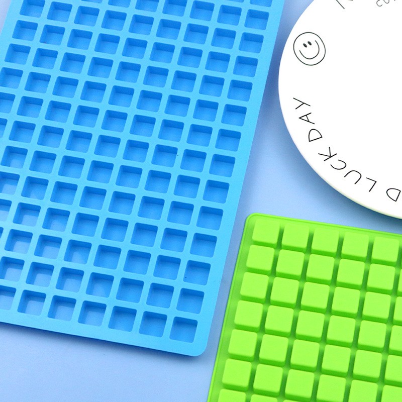 2pcs Silicone Ice Grid Summer DIY Ice Box Ice Mold 126 Grid Ice making model
