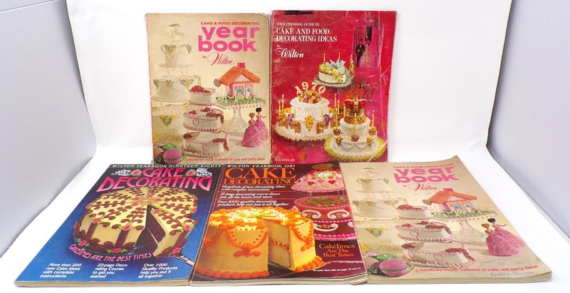Vintage 5 Wilton Cake and Food Decorating Ideas Yearbooks Magazine Lot