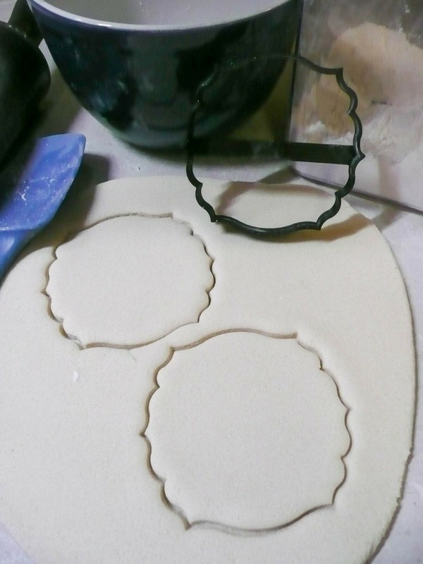 PLAQUE FRAME ELEGANT POINTED SCALLOPED EDGE OUTLINE FOR COOKIE CUTTER USA PR3152 gallery