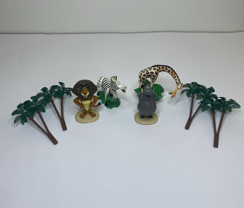 Madagascar Plastic Figurines Cake Toppers 8 Pieces DecoPac