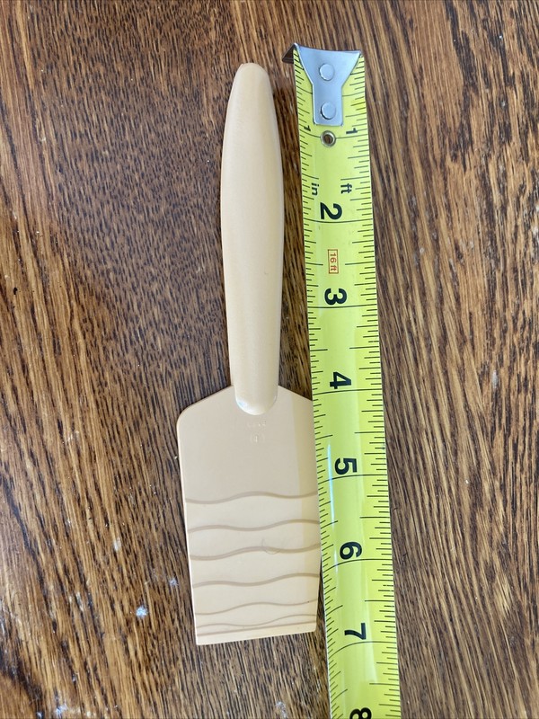 VTG ATECO Decorating Comb # 1446 & Pampered Chef Tool, Sold As Is, No Return gallery