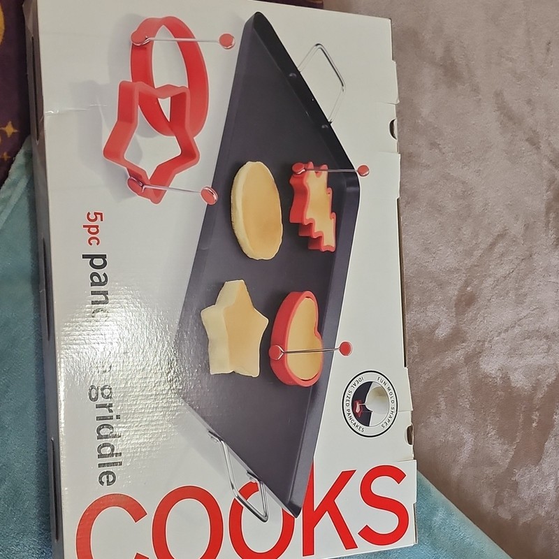 5pc Red Plastic Non-Stick Cookie Cutters Set, Star Heart Circle Puzzle, Std