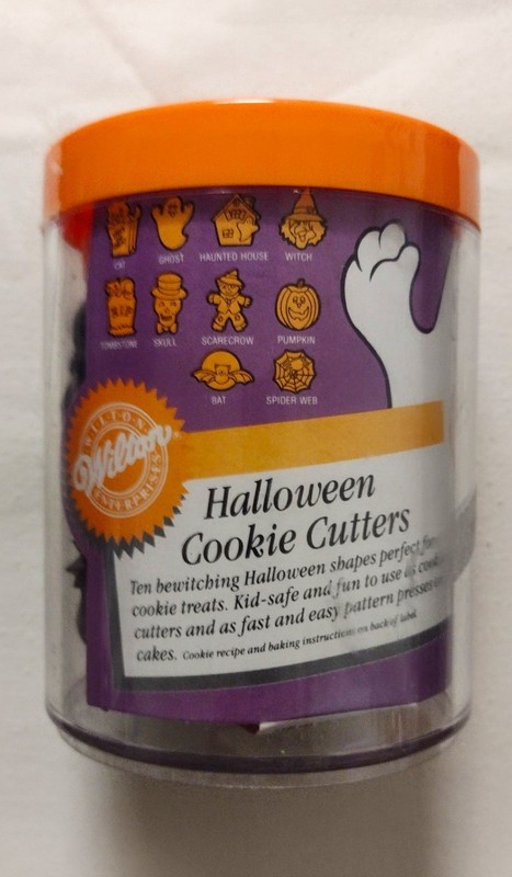 Vintage Wilton Easter Cookie Cutter Set ~ canister ~ 10 cutters gallery