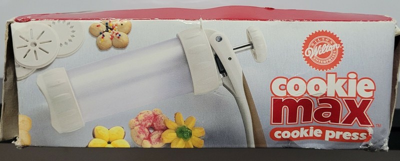 Wilton Cookie Max Cookie Press Complete with 12 Discs gallery