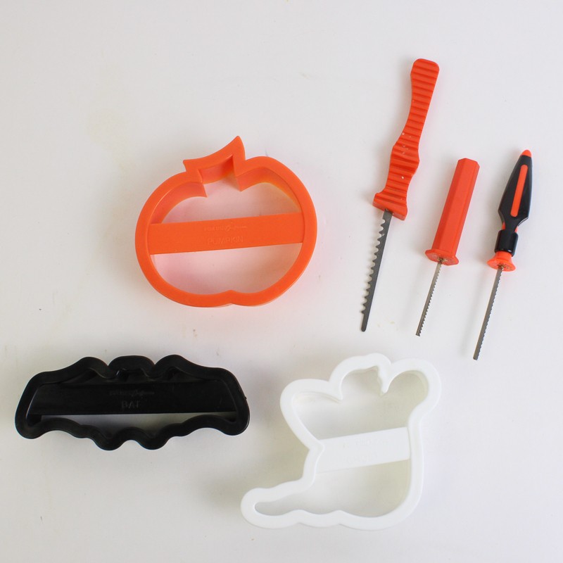 Set Of 3 Fox Run Plastic Halloween Cookie Cutters And 3 Pumpkin Carving Tools