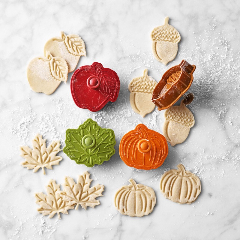 Set 4: Williams Sonoma Large Fall Pie Punches, Apple, Leaf, Acorn, Pumpkin - New gallery