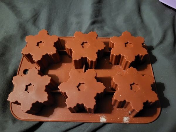 WILTON Silicone Snowflake Mold Bakeware, 6Silicone Cokies Candies Mold Christmas