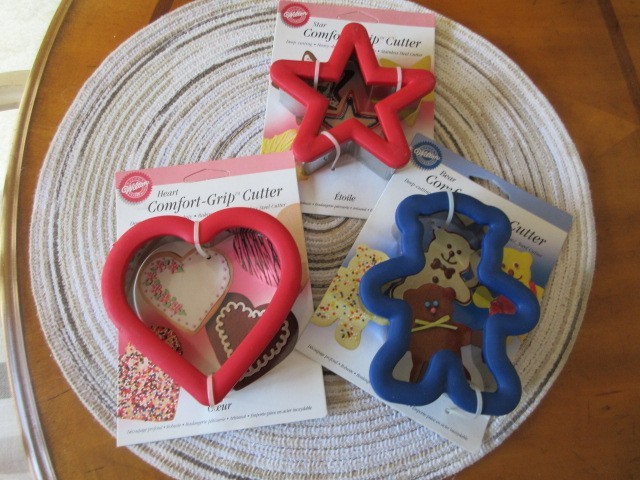 Wilton Comfort Grip 3 Cookie Cutters Heart, Teddy Bear, Star NIP