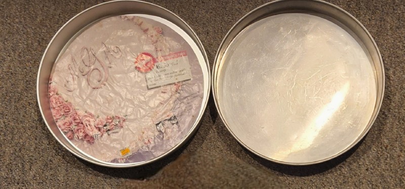 Lot Of 2 Wilton Performance Pans Aluminum Round Cake Pan 16″ x 2″ (2) Silver