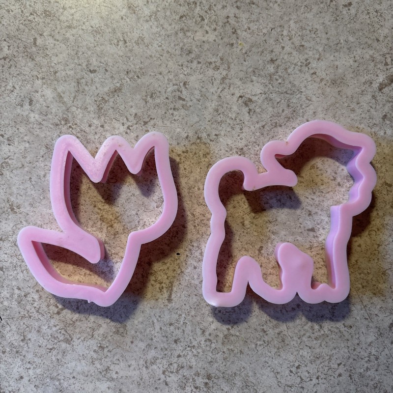 Lot of 20 Vintage Plastic Cookie Cutters - Wilton Jello Jiggler Tupperware Heart gallery