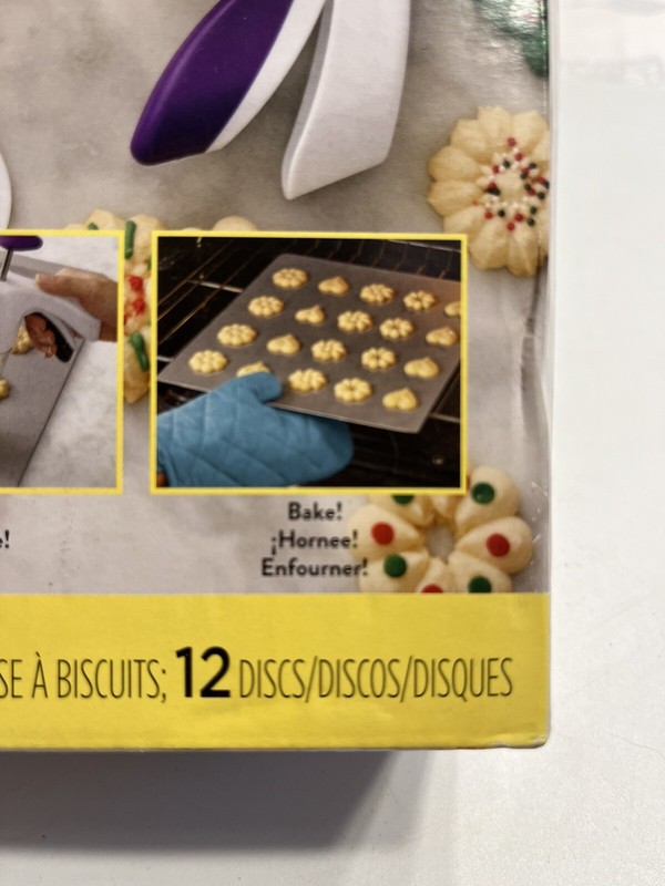NIB - Wilton Cookie Press 12 Assorted Discs Shapes Manual Baking gallery