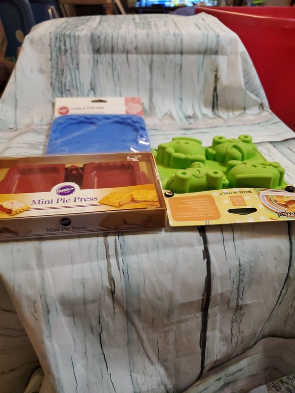 3 New Silicone Molds For Cake Or Candy