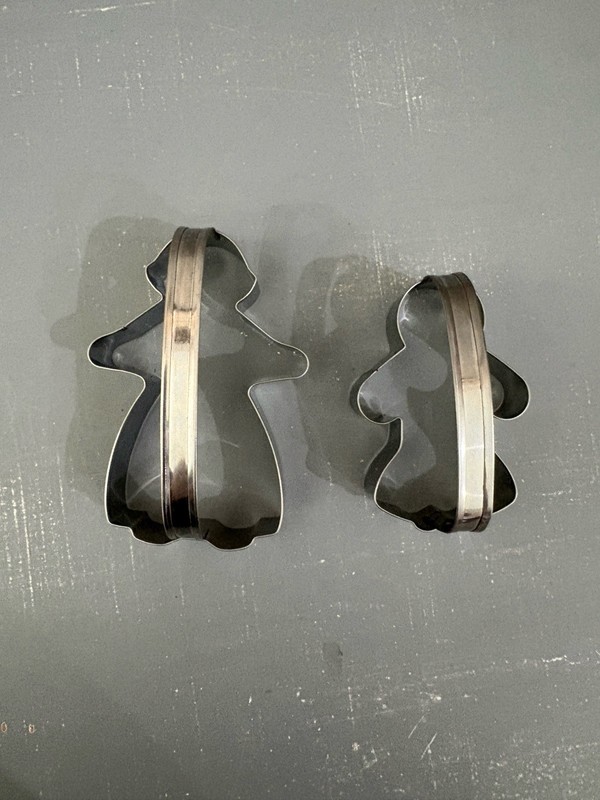 Williams Sonoma Stainless Steel Gingerbread Boy & Girl Cookie Cutters Set of 2