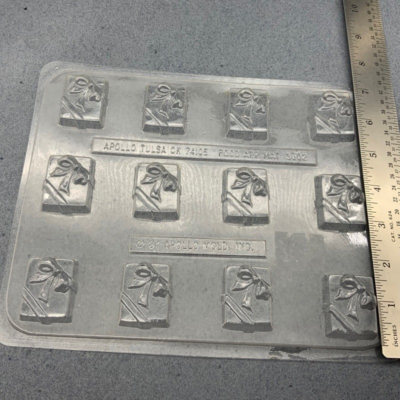 Plastic Candy Craft Mold Gift Box Ribbon Bow Christmas Present Birthday gallery