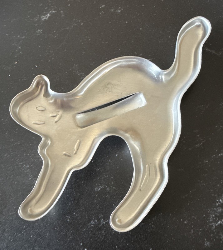 Vintage Mirro Cookie Cutter Witch Cat and Turkey Set of 3 gallery