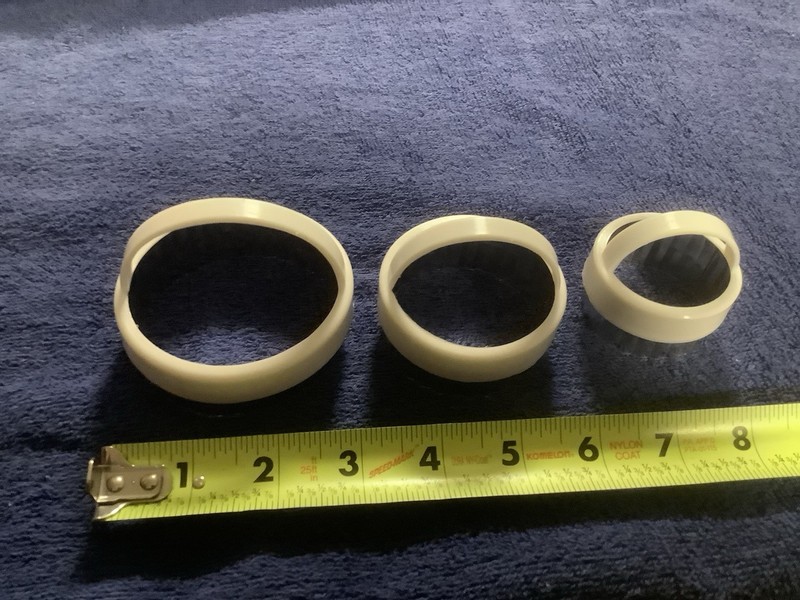 Set of 3 Biscuit Cutter White Plastic with Stainless Steel Blades gallery