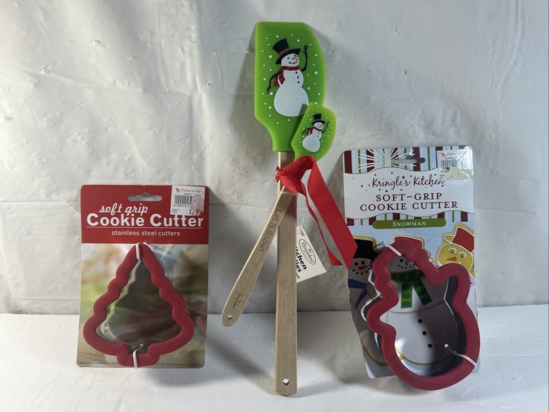 Christmas Tree And Snowman Soft Grip Cookie Cutter And Spatulas Lot Of 3 All New