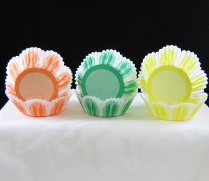 100 2″ Scallop Edge Grease Proof Candy Cupcake Liners Baking Cups Assort Colors